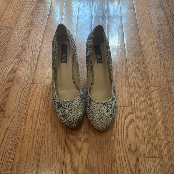Animal print round toe heels - Picture 2 of 3